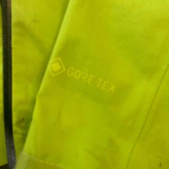 Patagonia Gor-Tex Jacket - Picture 3 of 3